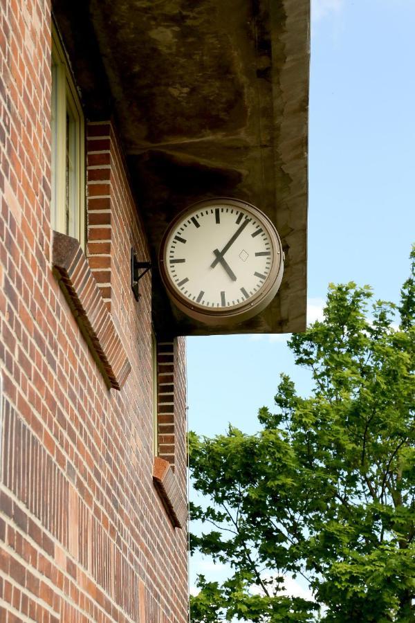 Bahnhof Hohen Mistorf Appartement Buitenkant foto