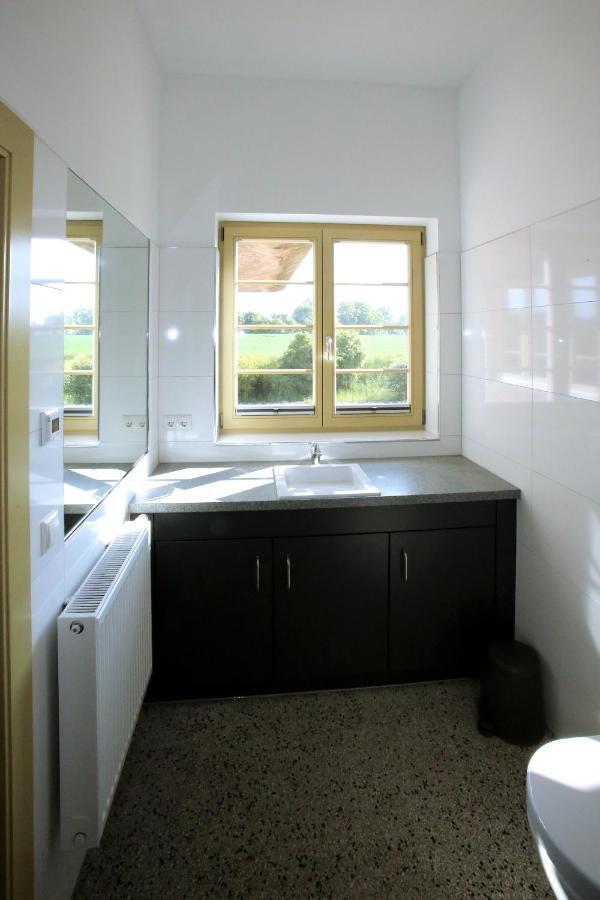 Bahnhof Hohen Mistorf Appartement Buitenkant foto