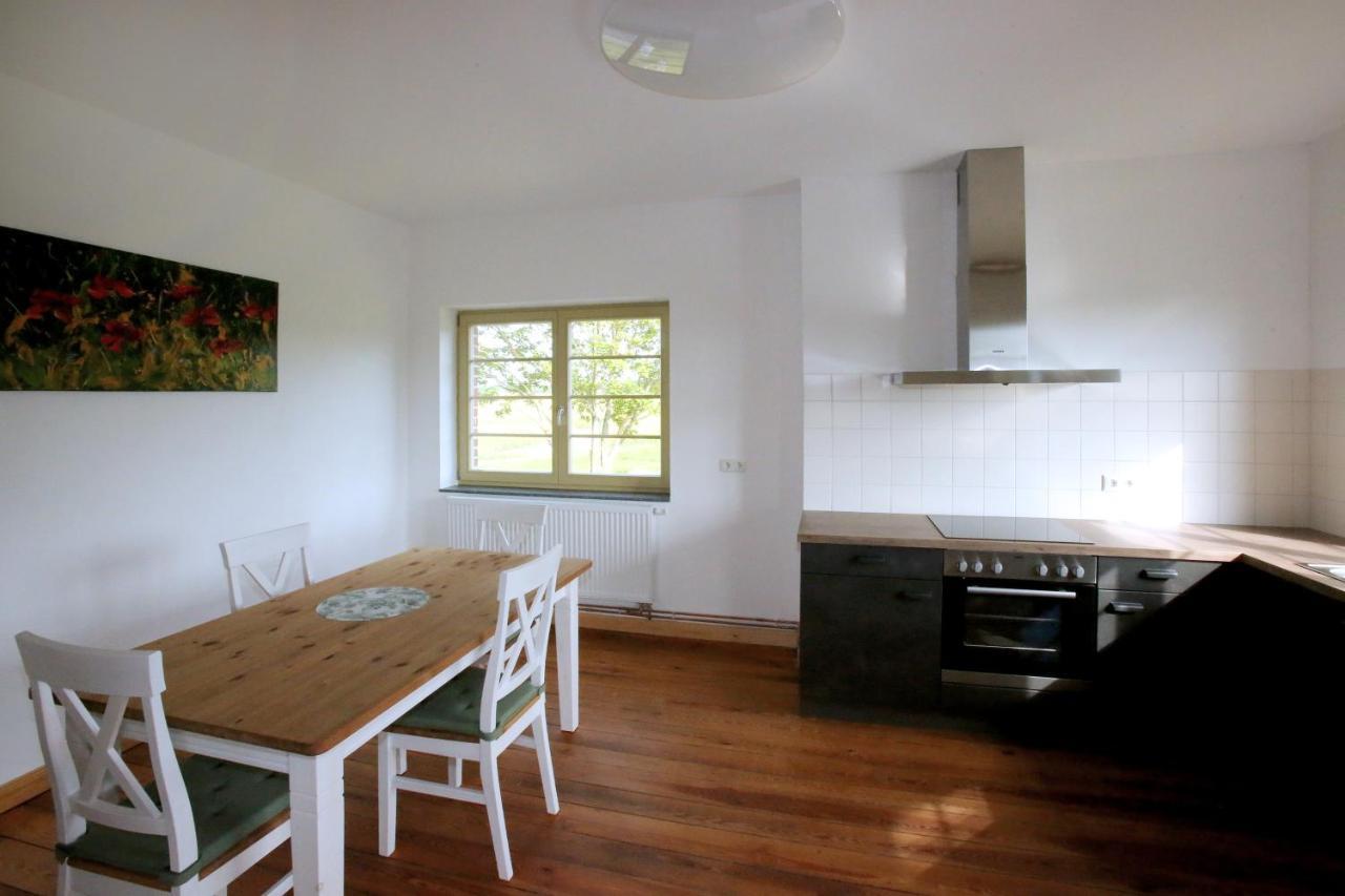 Bahnhof Hohen Mistorf Appartement Buitenkant foto