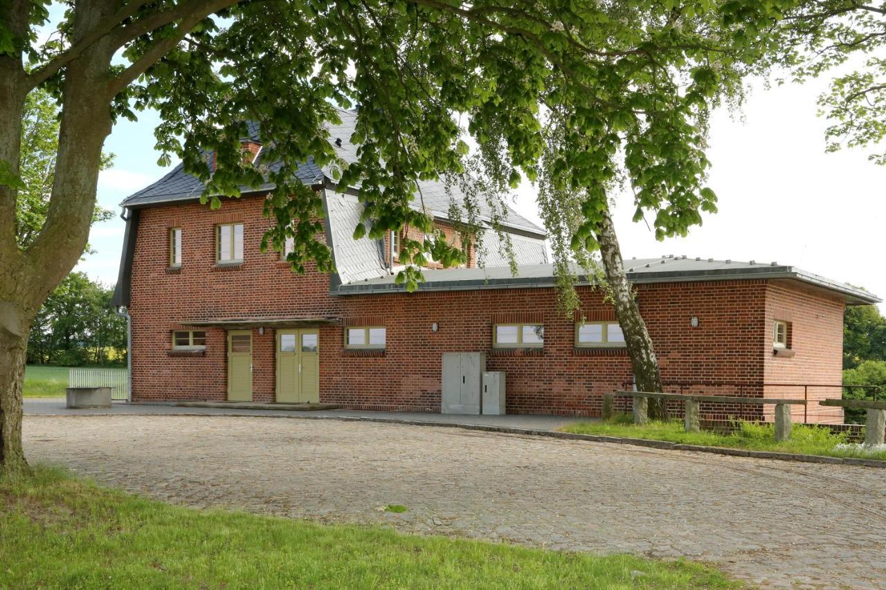 Bahnhof Hohen Mistorf Appartement Buitenkant foto