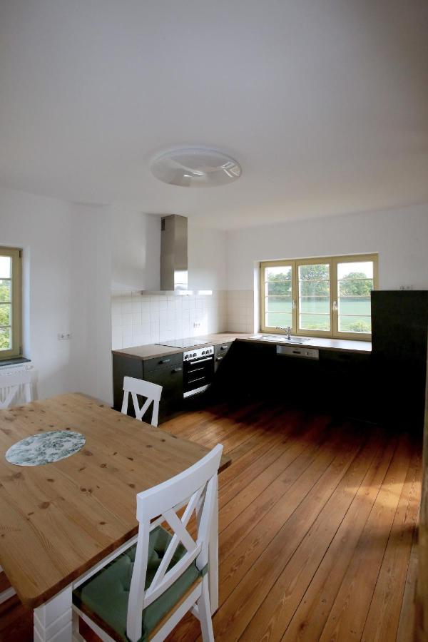 Bahnhof Hohen Mistorf Appartement Buitenkant foto